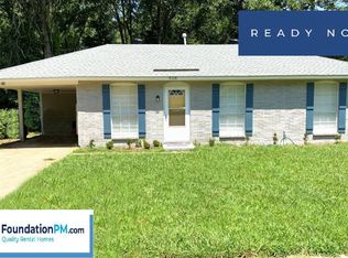 928 Chesterton Dr, Memphis, TN 38127