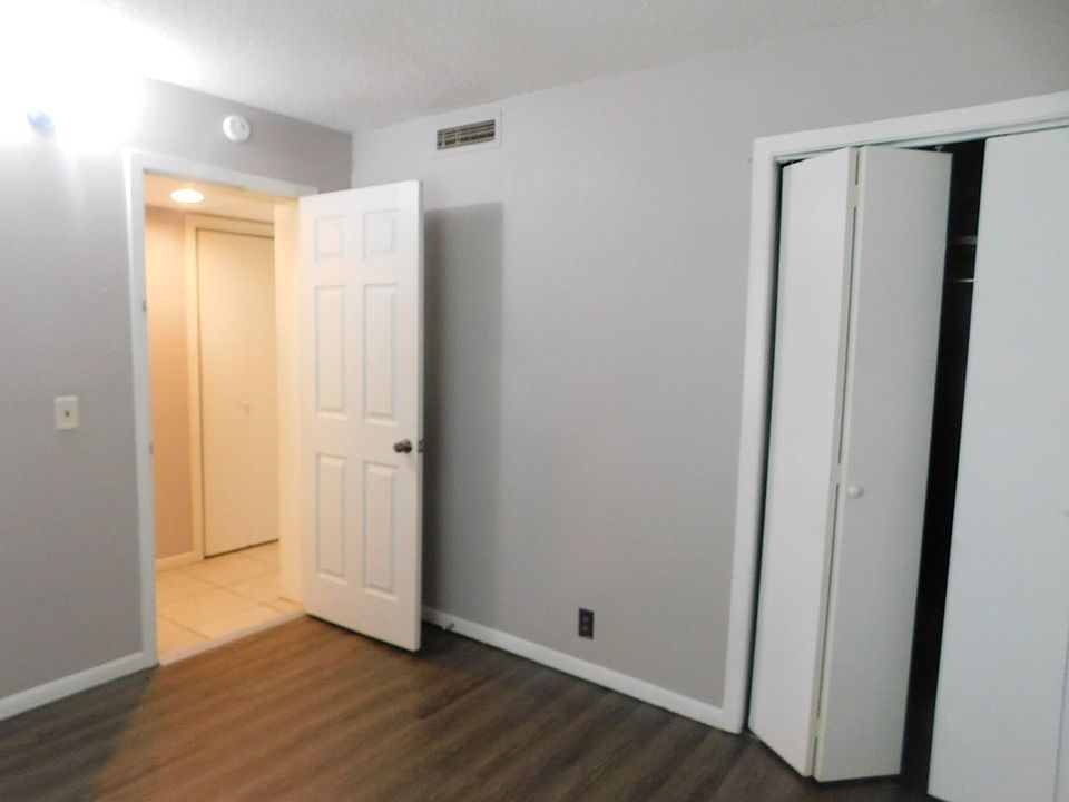 Broadview Apartments 236 Broadview St El Dorado KS Zillow