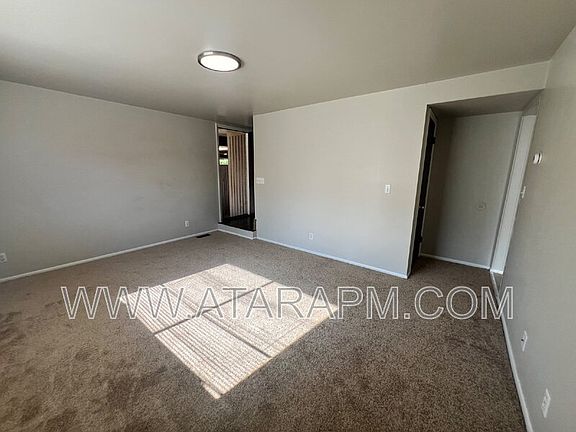 5th image of 363 E Hampton Ave