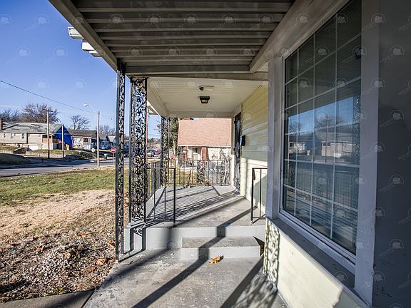 5th image of 4309 College Ave