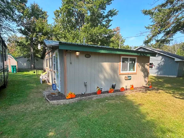 4935 Maplewood St, Harrison, MI 48625