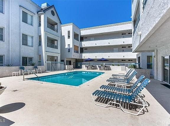 4th image of 300 N El Molino Ave Unit 223