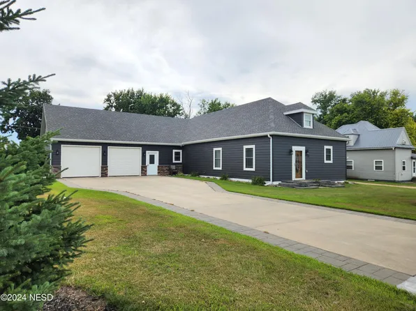 409 E Main St, Castlewood, SD 57223