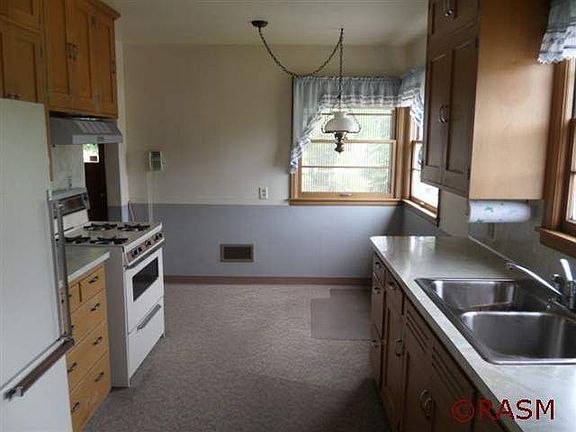 4th image of 324 N Washington Ave