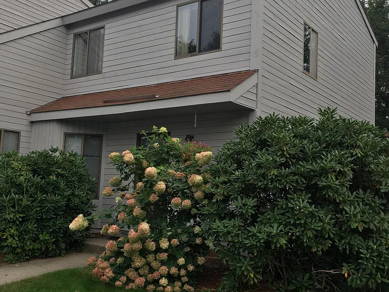 6 Chelsea Cir — Photo 1