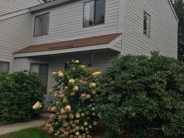 6 Chelsea Cir, South Burlington, VT 05403