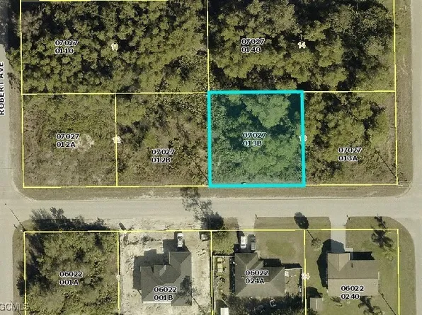 2505 E 10th St, Lehigh Acres, FL 33936