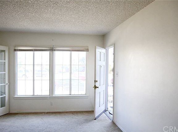2nd image of 1731 Cabrillo Ave