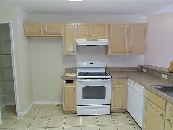 2nd image of 2209 Kendall Ave S