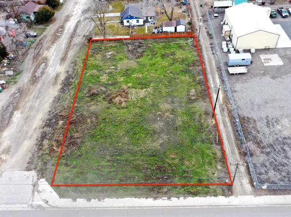 465 11th St, Vale, OR 97918
