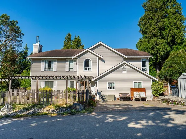 16143 9th Ave, Surrey, BC V4A 8R4