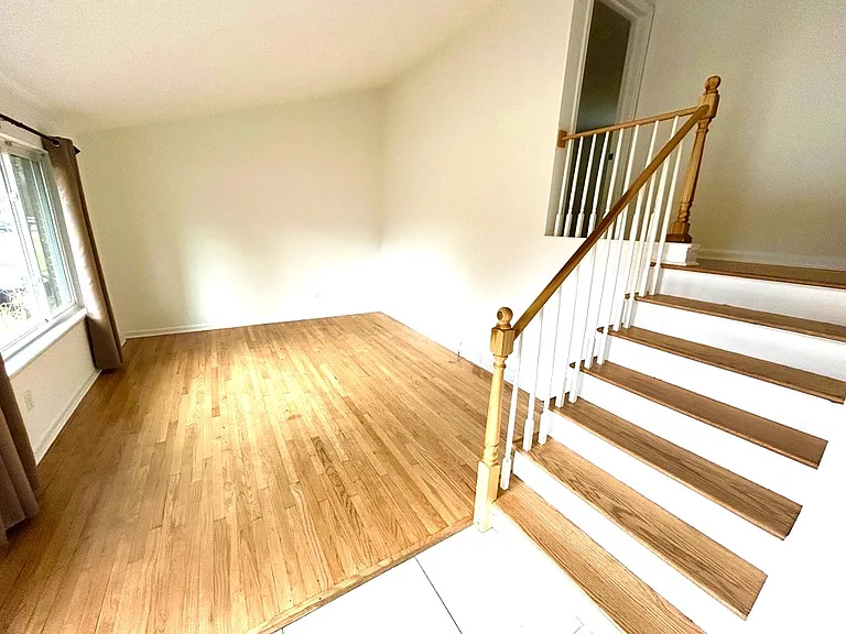 118 W Lawrence Ave — Photo 5