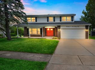 17W524 Portsmouth Dr, Darien, IL