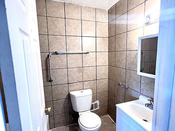 3rd image of 5750-5750A N 65th St