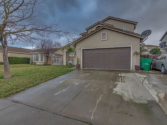2nd image of 2604 Blossom Cir
