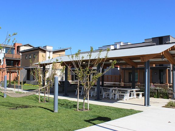 Bellaterra outdoor community