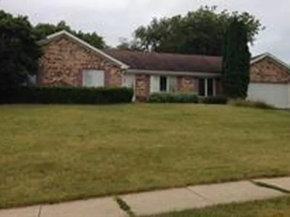 3513 Applewood Ln, Rockford, IL 61114