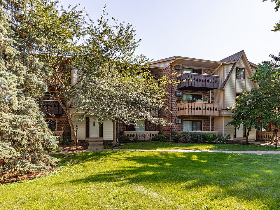 1st image of 16 Parkside Ct APT 13