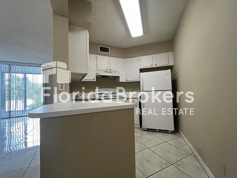 212 Lake Pointe Dr #209-360 — Photo 3