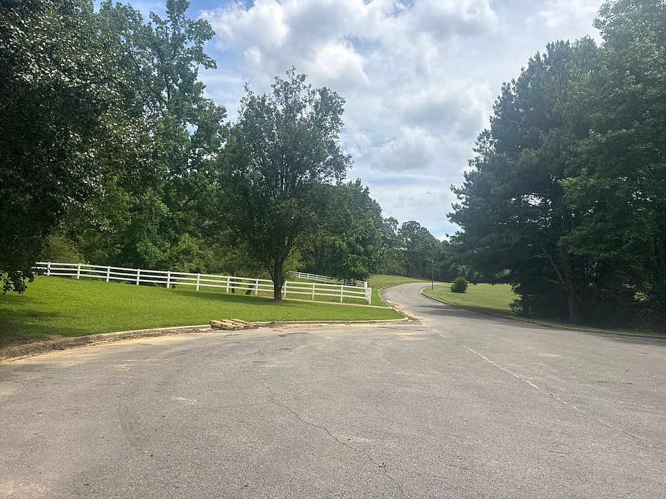 2nd image of 1906 Stone Ridge Dr
