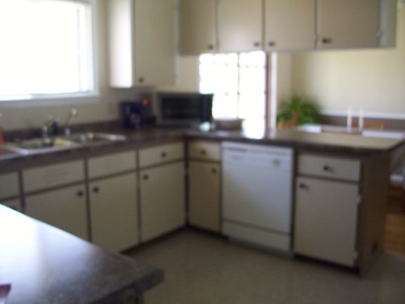 2nd image of 101 S Oaklawn Dr