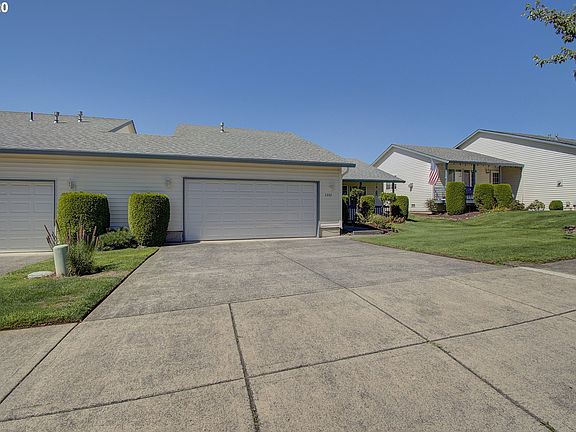 2nd image of 2202 NE 79th Ave