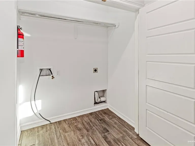 1800 Jackson St #1 — Photo 9
