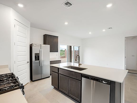 8778 S Cir Generoso Web Quality 004 04 Kitchen