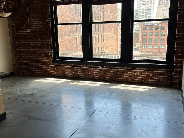 1114 Lucas Ave #408 — Photo 9