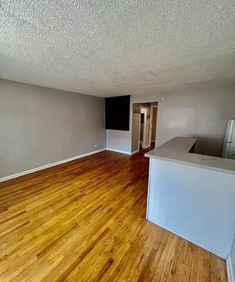 Corona Manor Apartments — Photo 25