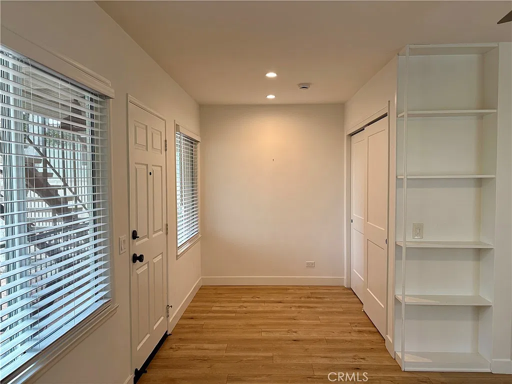 1 bed, 520 sqft, $3,300 — Photo 3