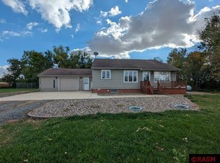 32426 85th St, Blue Earth, MN 56013