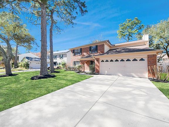 3rd image of 7607 Plumtree Forest Cir