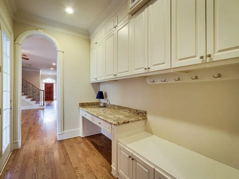 4324 Ione St — Photo 17