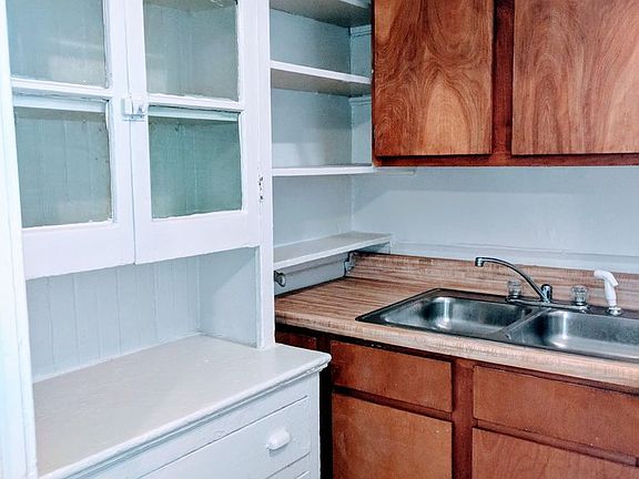 4th image of 2710 W Grace St APT 1