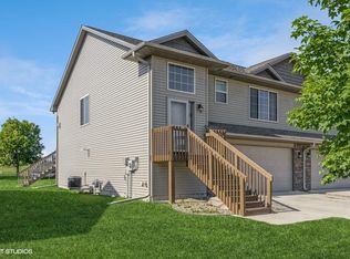 542 Locust Dr, North Liberty, IA 52317