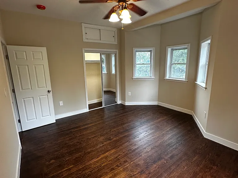 5207 Annapolis Rd — Photo 1