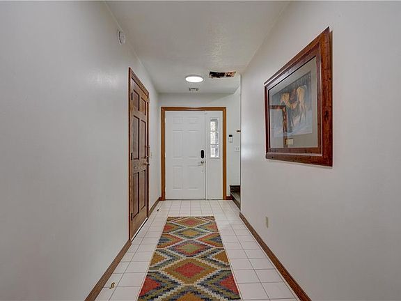 2nd image of 2902 N Michigan Ave