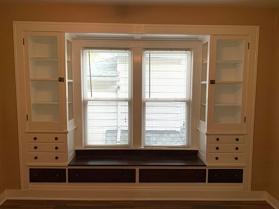5th image of 3911 Bush Ave #1