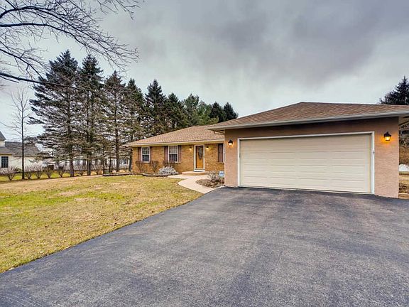 2nd image of 6822 Cedar Brook Pl