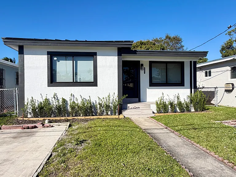 NW 59th Ave — Photo 1