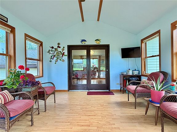 5th image of 27 Wayman Dr