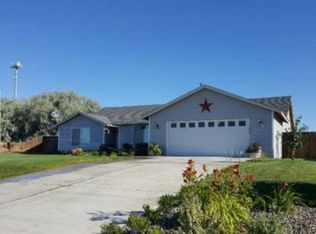 1001 Ellen Ln, Zillah, WA 98953