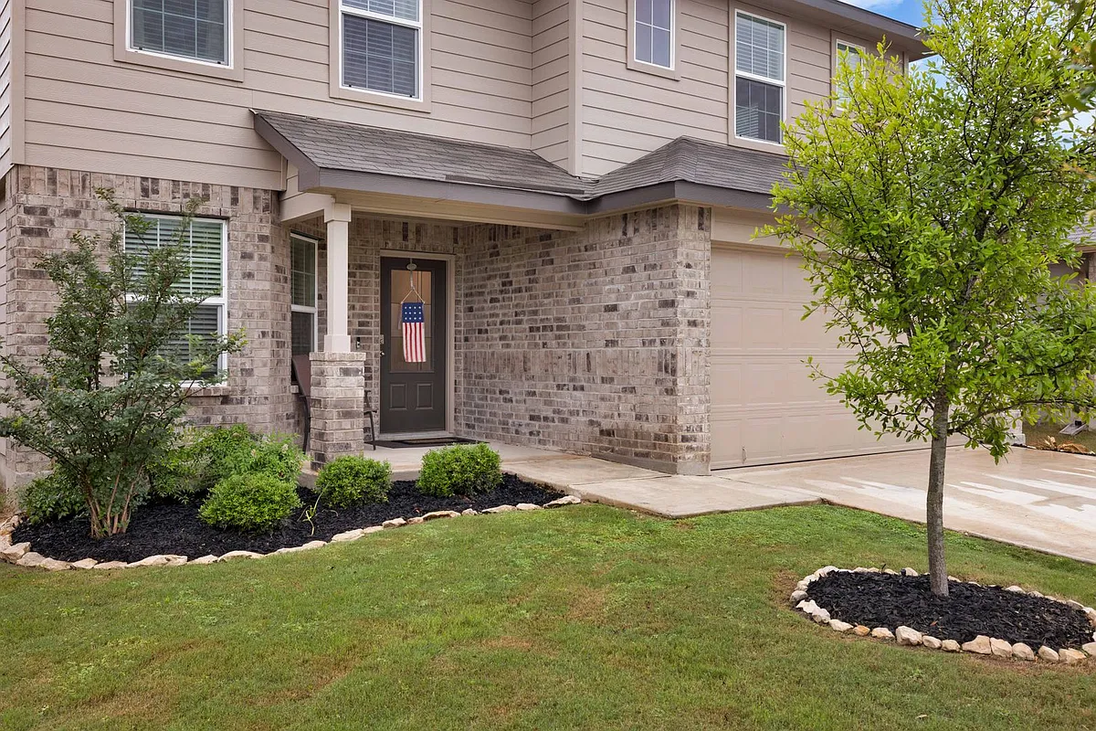 Building Photo - 14722 Goldfinch Way