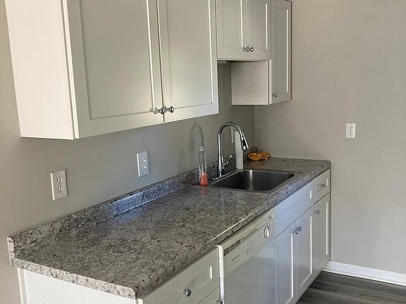 5th image of 22611 Blackburn St
