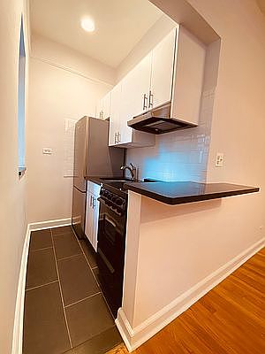 4th image of 370 E 69th St APT 2C