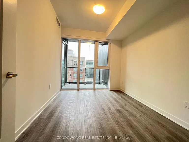 60 Princess St #714 — Photo 4
