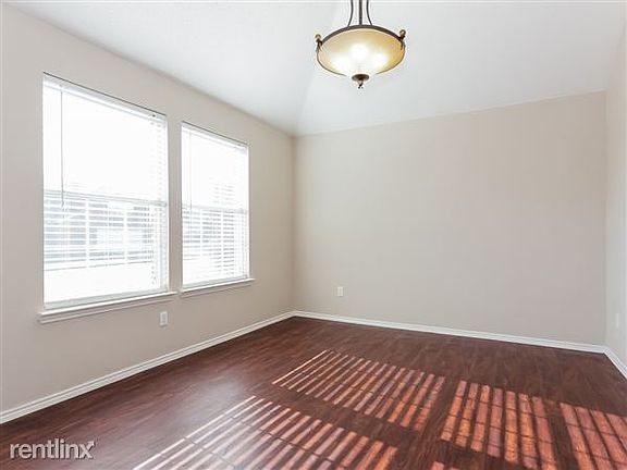 02-DiningRoom