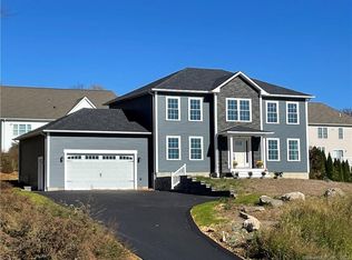 7 Bridle Path Ln, Seymour, CT 06483