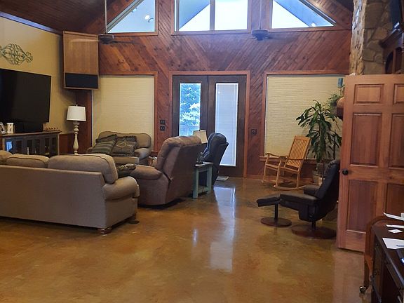 3rd image of 28 Lafayette Dr #2812